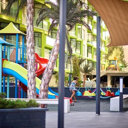 Royale Sundance Studio 7 Beach Spa & Pool Mamaia Nord エクステリア 写真