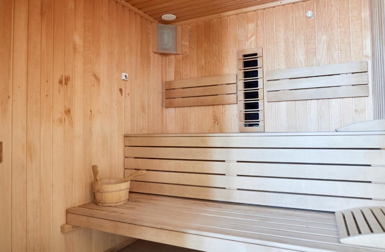 Royale Sundance Studio 7 Beach Spa & Pool Mamaia Nord エクステリア 写真