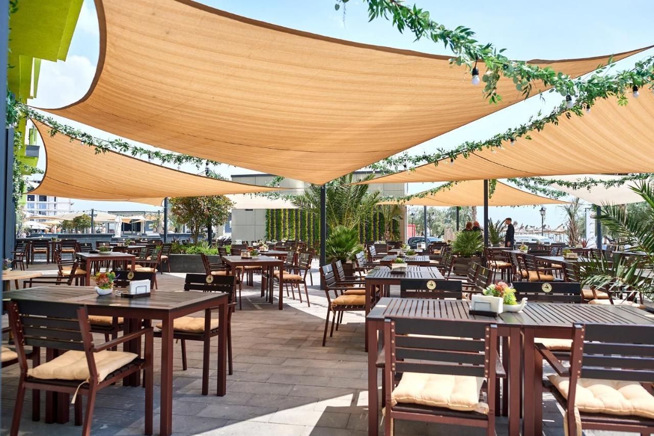 Royale Sundance Studio 7 Beach Spa & Pool Mamaia Nord エクステリア 写真