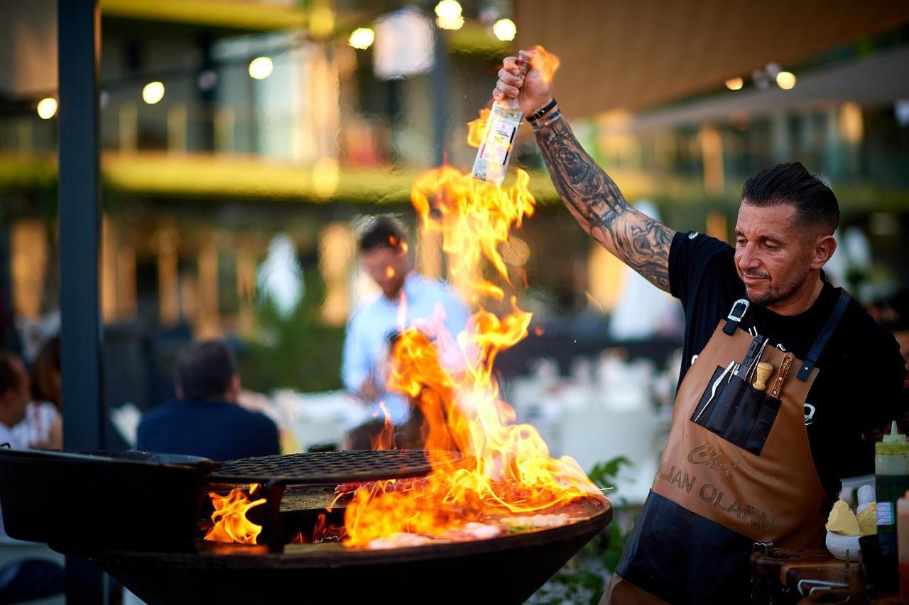 Royale Sundance Studio 7 Beach Spa & Pool Mamaia Nord エクステリア 写真