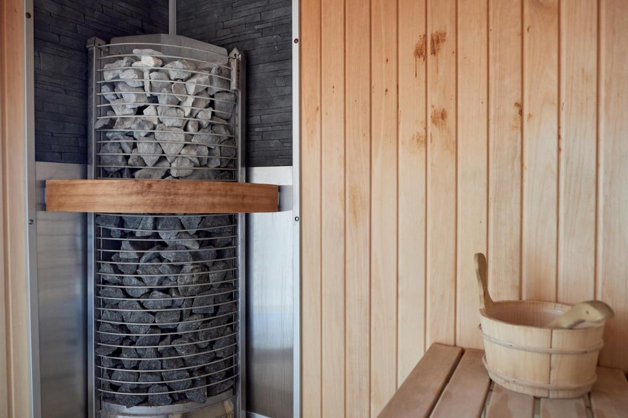 Royale Sundance Studio 7 Beach Spa & Pool Mamaia Nord エクステリア 写真